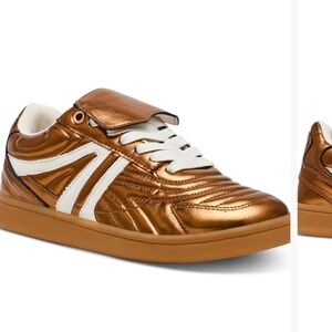 Steve Madden sneakers NWT